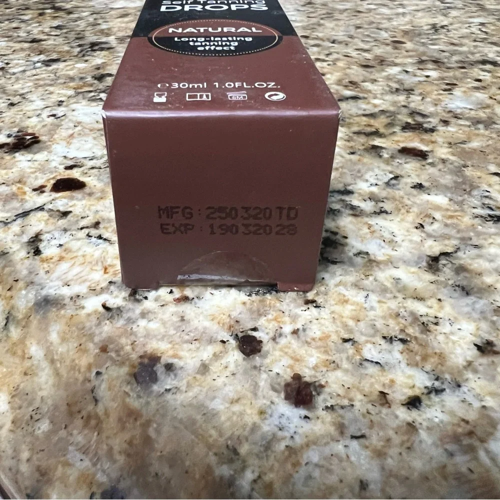 Sculpting Bronzer and Contour in Brown and Black